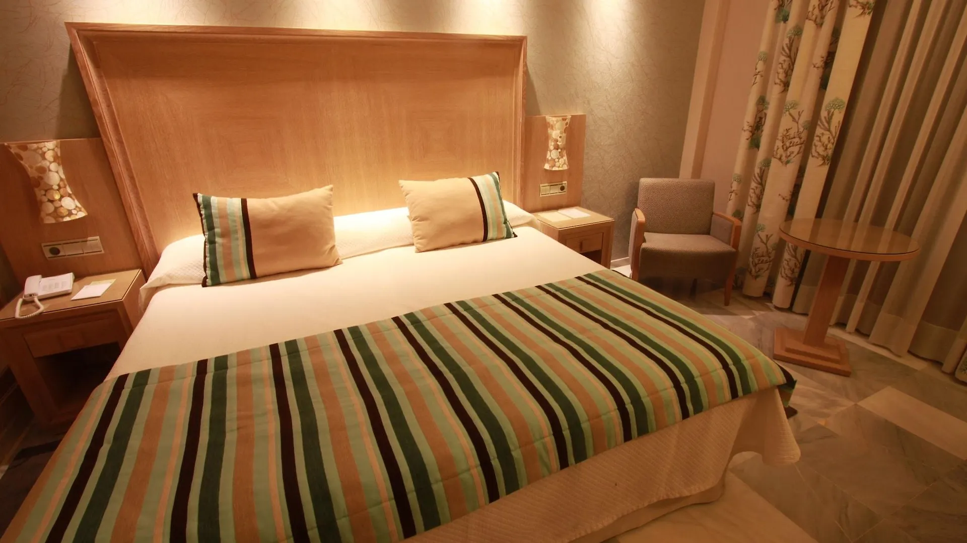 Hotel Balcon De Europa Nerja 4*,